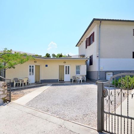 Apartments Branimir Novi Vinodolski Bagian luar foto