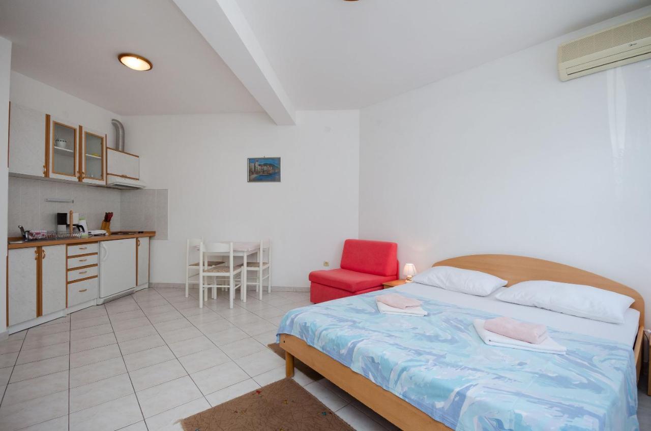 Apartments Branimir Novi Vinodolski Bagian luar foto