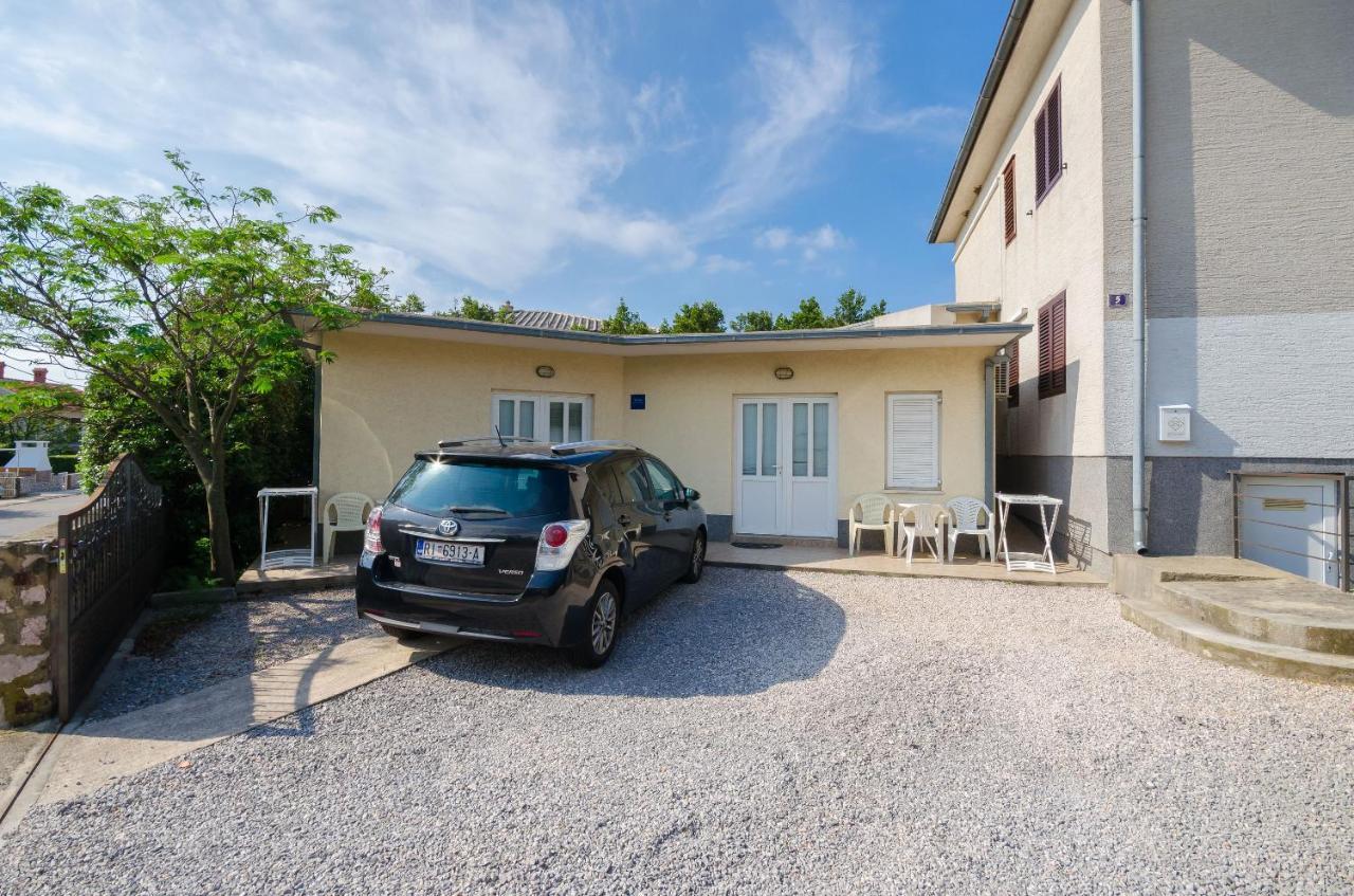 Apartments Branimir Novi Vinodolski Bagian luar foto