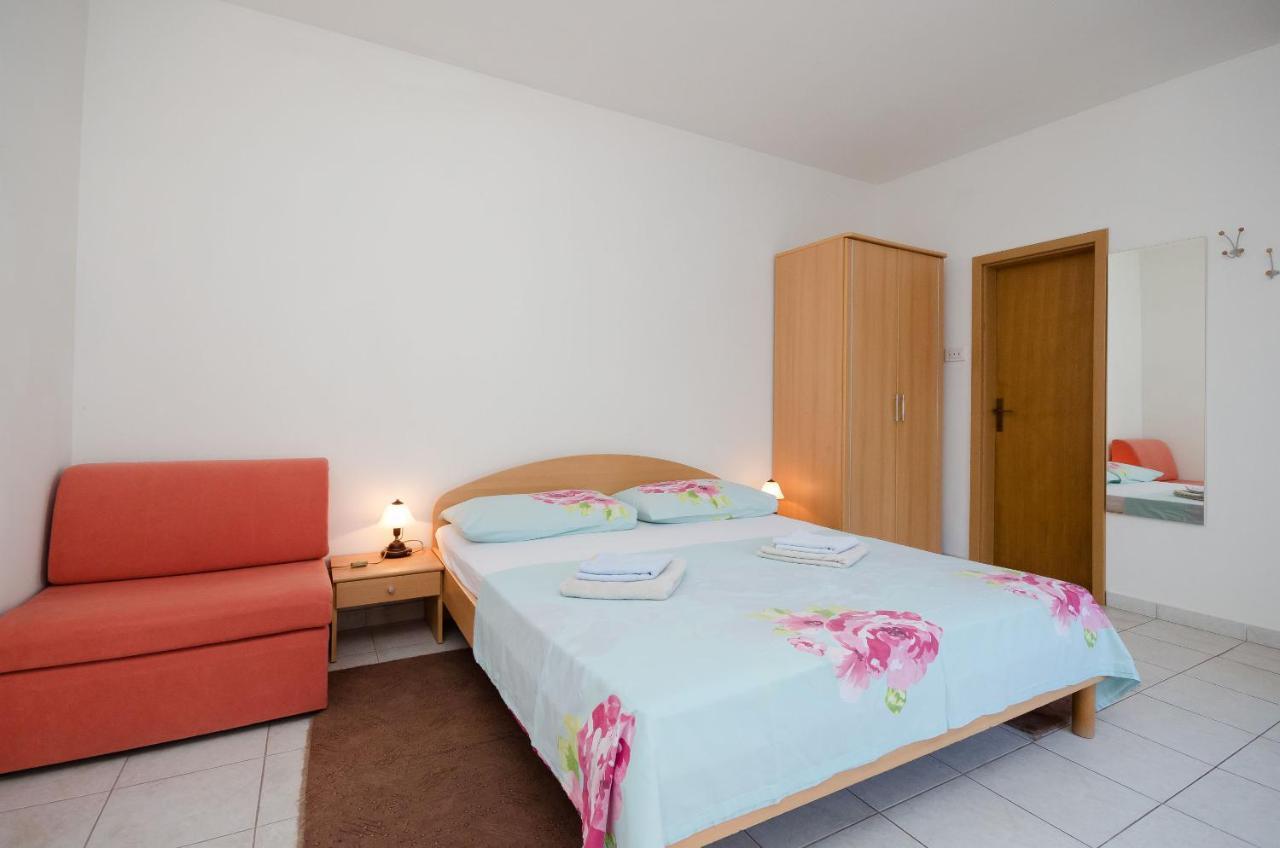 Apartments Branimir Novi Vinodolski Bagian luar foto