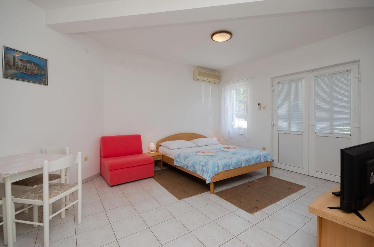 Apartments Branimir Novi Vinodolski Bagian luar foto