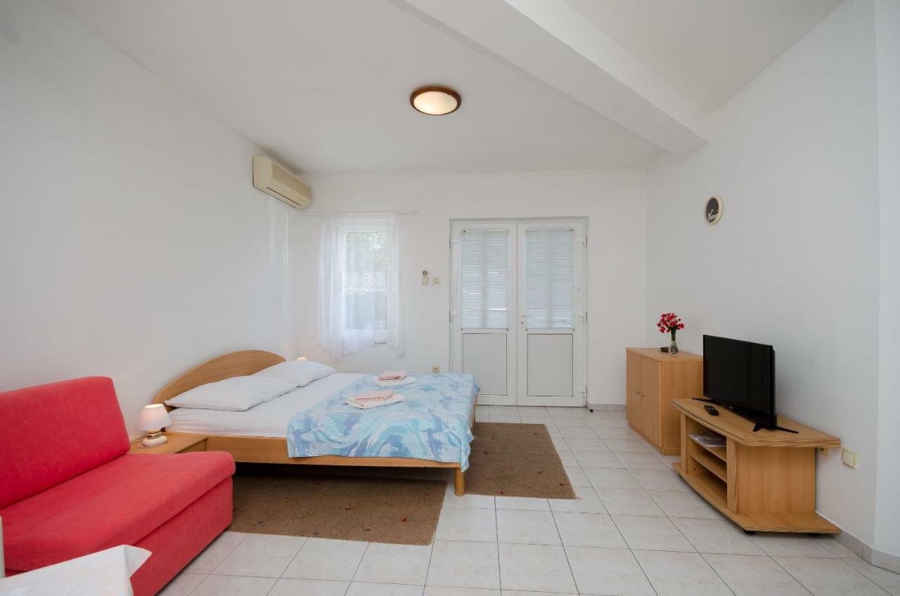 Apartments Branimir Novi Vinodolski Bagian luar foto