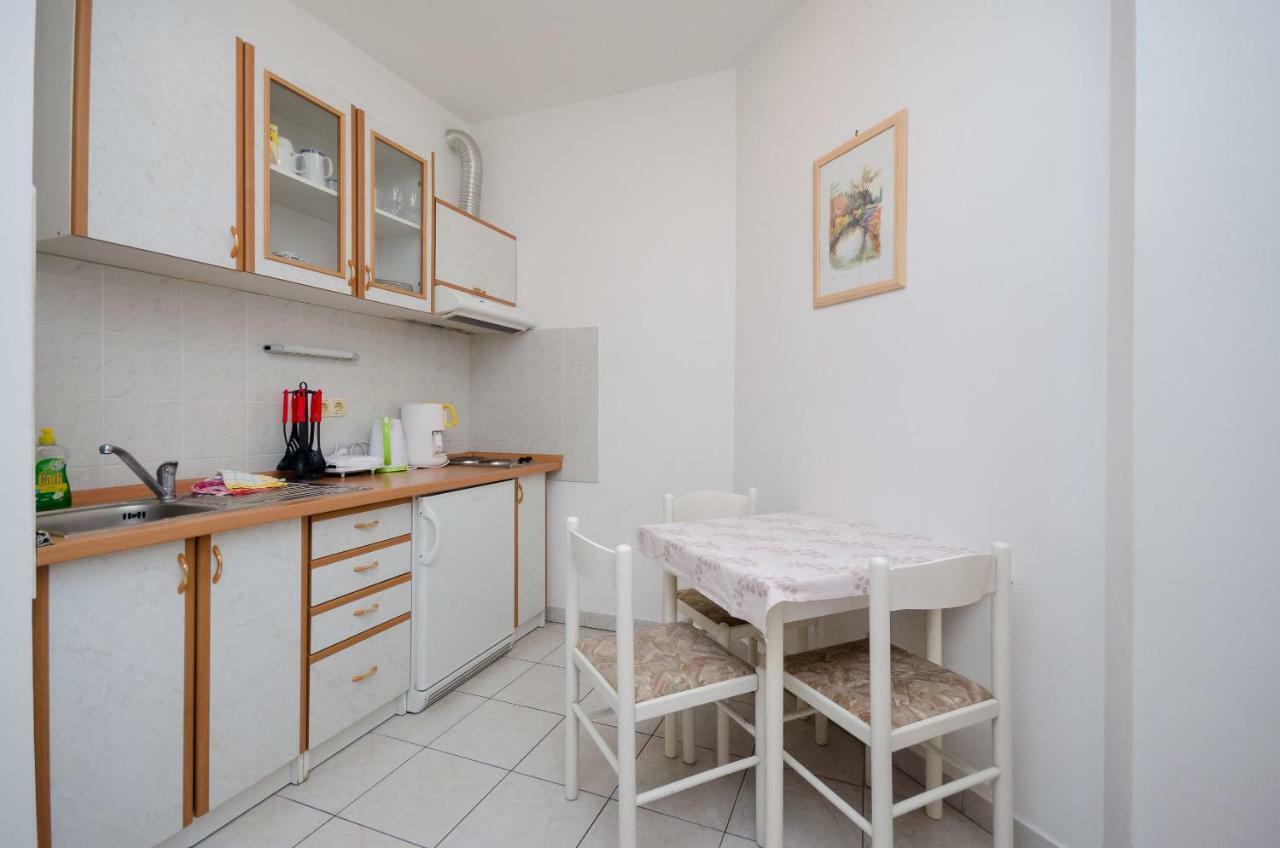 Apartments Branimir Novi Vinodolski Bagian luar foto