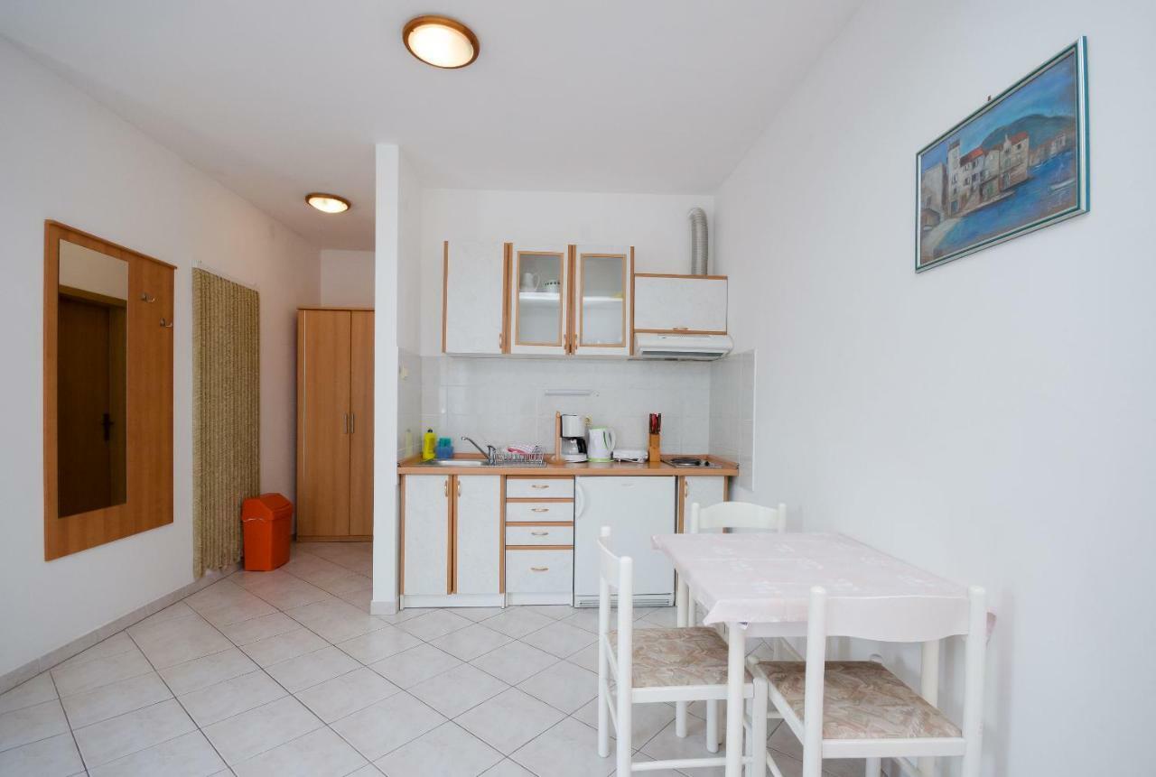Apartments Branimir Novi Vinodolski Bagian luar foto