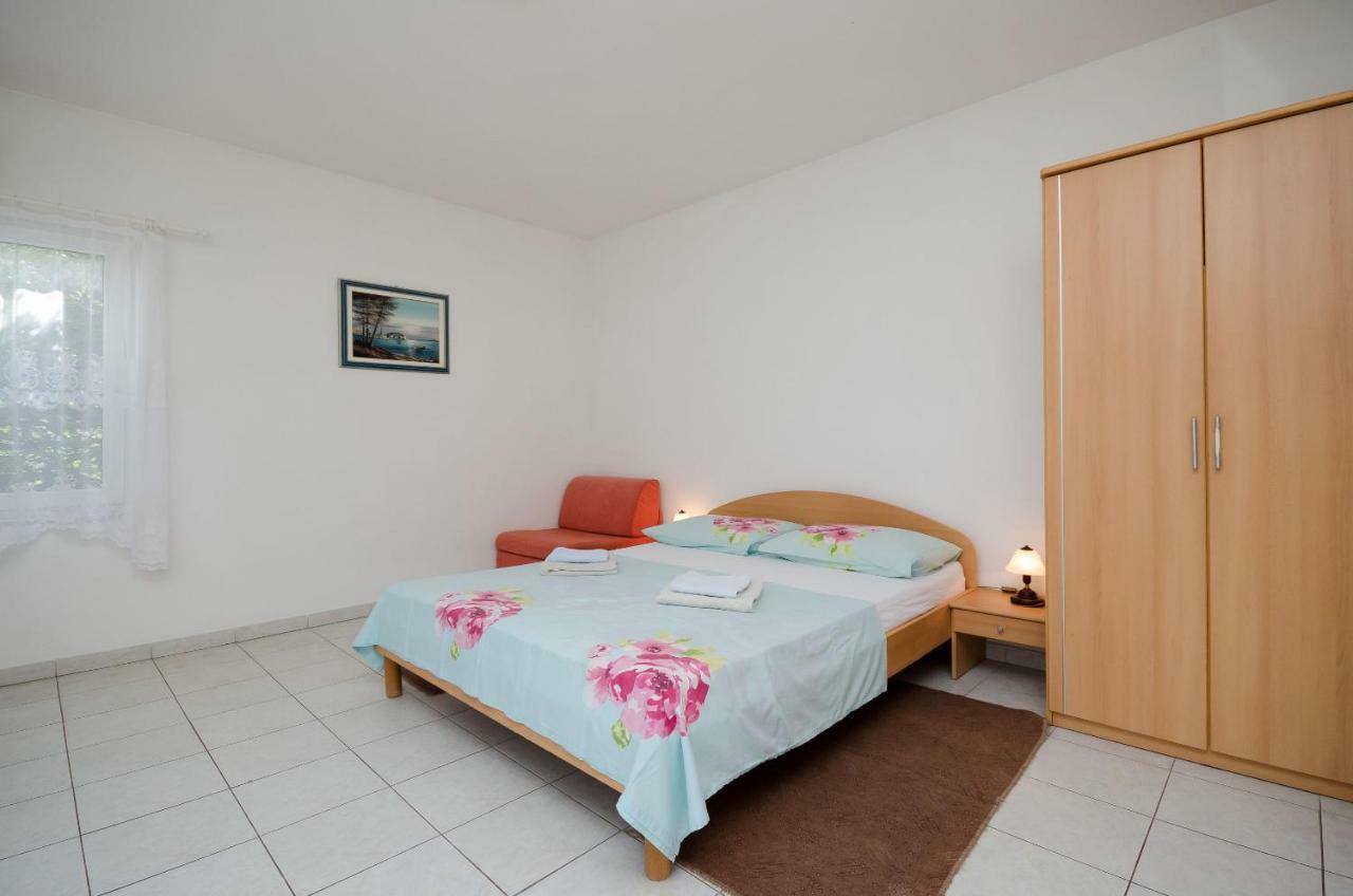 Apartments Branimir Novi Vinodolski Bagian luar foto